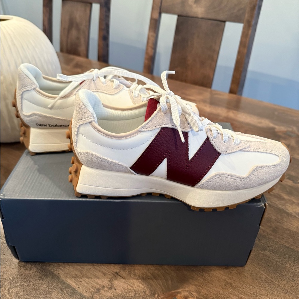 NEW - New Balance 327 Women’s Sneakers.
